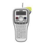 PTH100LB - Rotuladora: Fitas TZe de 3,5/6/9/12mm de largura, Velocidade de imp. de 20 mm/seg, Design ergonómico c/ teclado ABC, Teclas numéricas separadas, Teclas de função separadas: Tamanho de letra, estilo de letra, molduras e desenho auto - Cor: azul