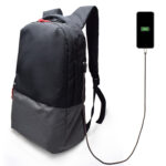 Mochila para Portátil 17.3" preta, com Porta USB